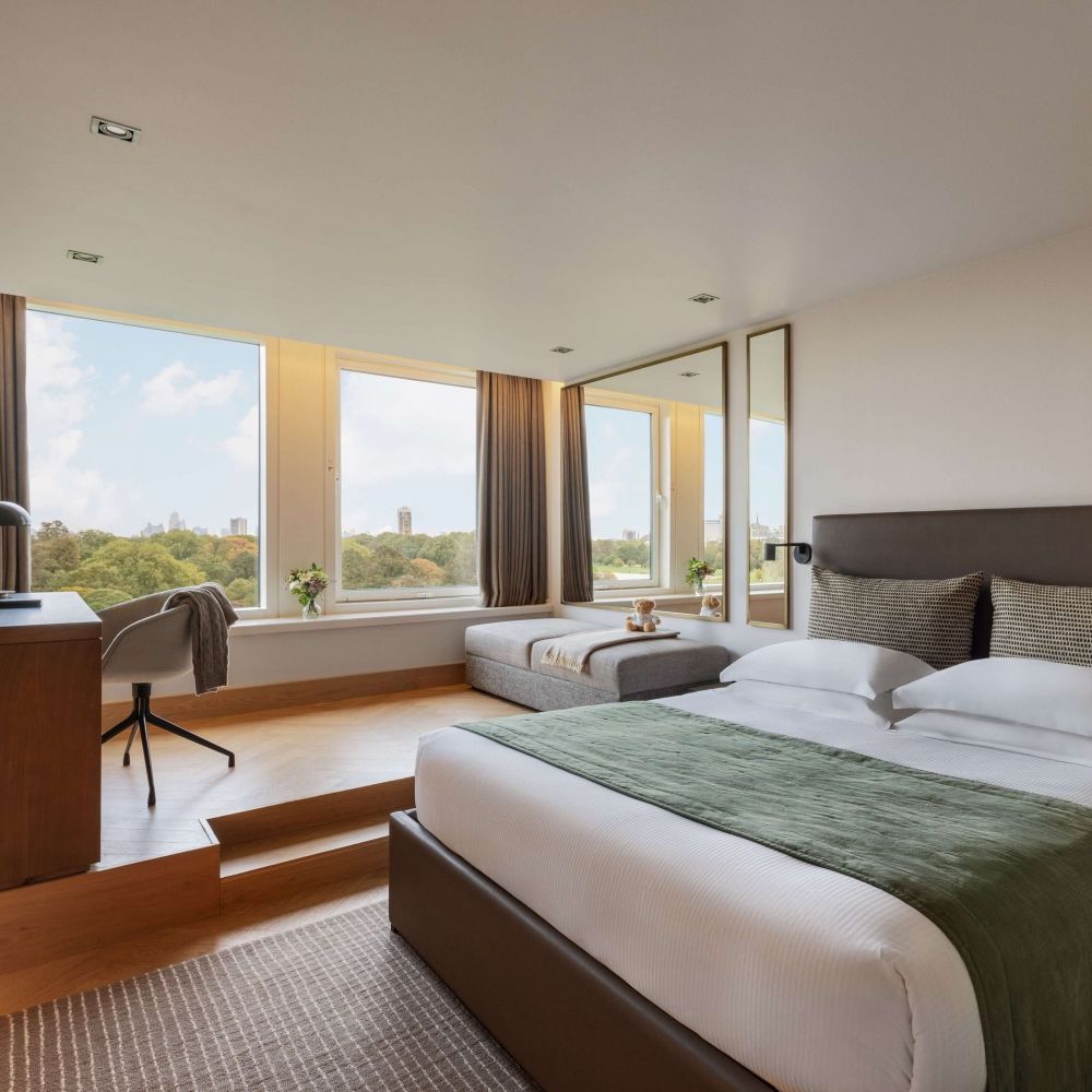 Royal Garden Hotel - Image 1