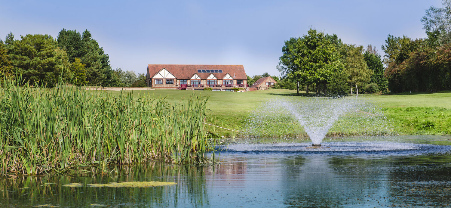 Wrag Barn Golf & Country Club - Image 1